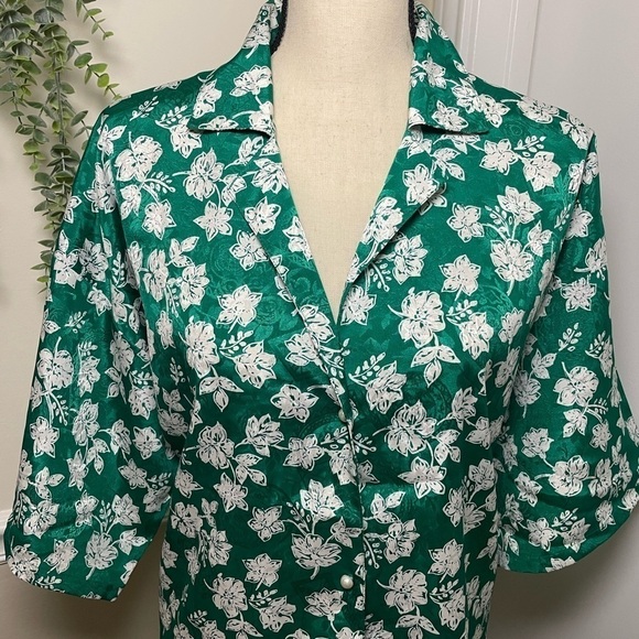 Vintage Victorias Secret Gold Label Green/White Floral Sleep Shirt - Picture 2 of 9